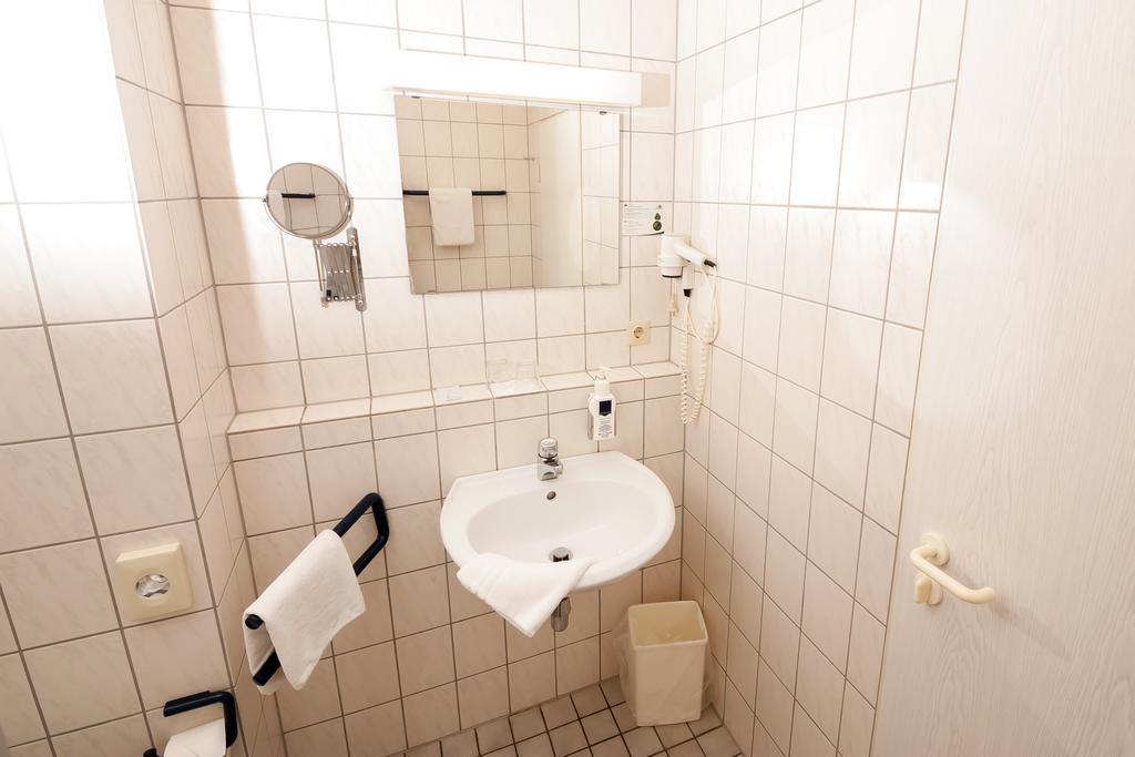Willebadessen Wohlfuehlhotel Der Jaegerhof מראה חיצוני תמונה